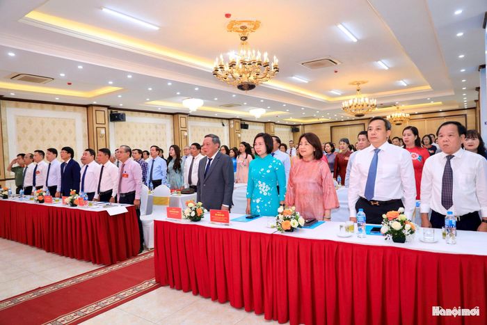 Các đồng chí lãnh đạo Trung ương, thành phố Hà Nội dự Đại hội.