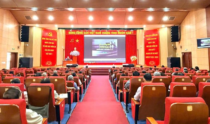 Quang cảnh Hội nghị do Đảng ủy phường Bạch Mai tổ chức. Ảnh: PV
