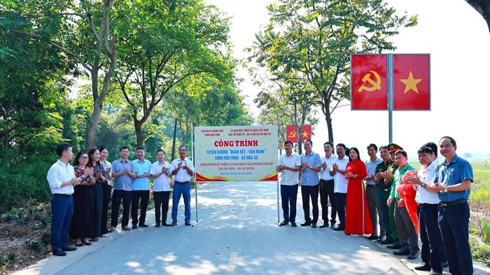 Công trình là sự quan tâm của lãnh đạo xã cùng sự hưởng ứng tích cực của cán bộ, đảng viên, hội viên và nhân dân trên địa bàn. Ảnh: Thanh Hằng
