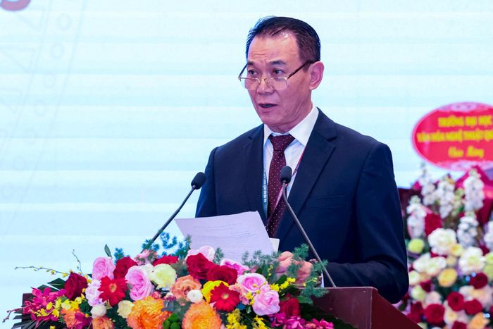 TS.NSND Phạm Anh Phương, Chủ tịch Hội Nghệ sĩ múa Việt Nam phát biểu. Ảnh: Quang Vinh