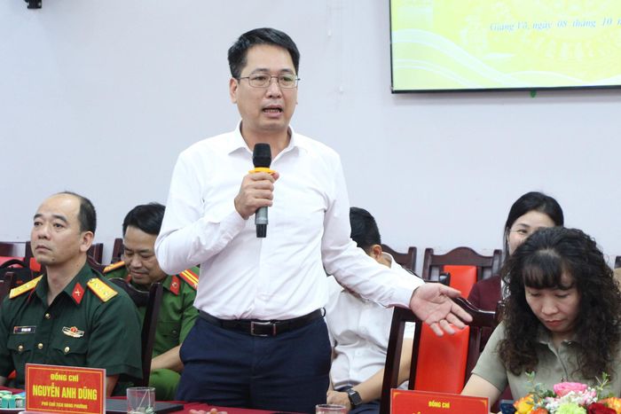 Đại diện phường Sơn Trà và phường phường Giảng Võ trao đổi kinh nghiệm. Ảnh: TT