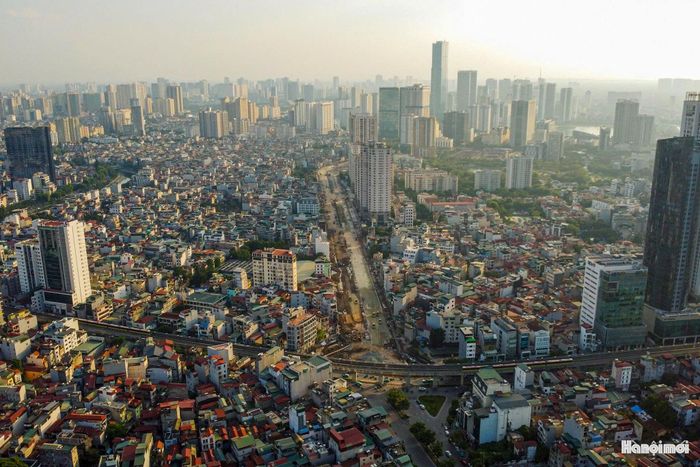 Dự án Vành đai 2.5 khi hoàn thành toàn bộ sẽ đóng vai trò đặc biệt quan trọng trong việc hoàn thiện mạng lưới giao thông khung của Thủ đô. Tuyến đường không chỉ tạo hướng di chuyển thuận lợi giữa các khu đô thị đông đúc mà còn tăng cường khả năng kết nối với các trục đường xuyên tâm, chia sẻ và giảm tải lưu lượng phương tiện đáng kể cho đường Vành đai 2 và Vành đai 3.