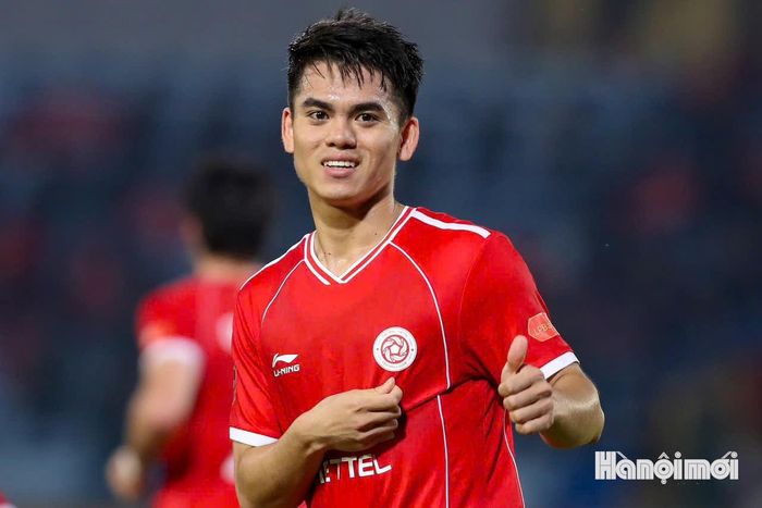 Đây cũng là bàn thắng đầu tiên của Khuất Văn Khang ở mùa giải mới sau khi gặp phải chấn thương trước đó.
