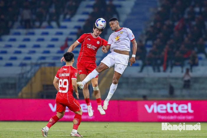 Dù nỗ lực trong thời gian còn lại của hiệp 2 nhưng Thể Công Viettel không ghi thêm bàn thắng và chấp nhận thua 1-3 trên sân nhà Hàng Đẫy trước Hà Tĩnh tại vòng 3 V.League 2026-2027.