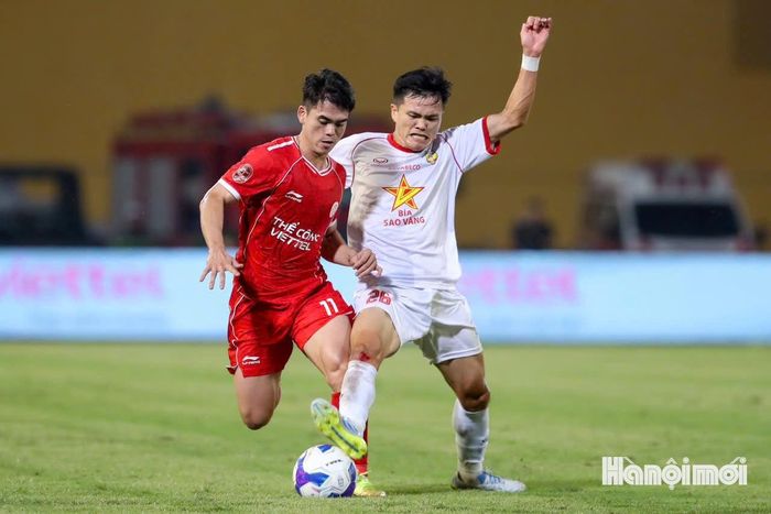 Trong khi đó, Hà Tĩnh cũng cho thấy sự khó chịu dù phải thi đấu trên sân khách trước đội bóng mạnh như Thể Công Viettel.
