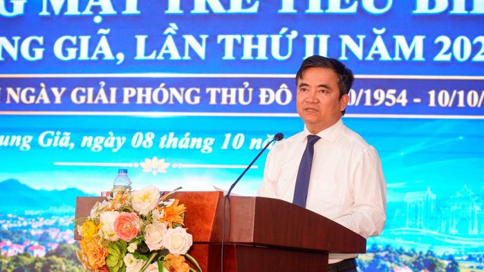 Bí thư Đảng ủy, Chủ tịch HĐND xã Trung Giã Lê Hữu Mạnh phát biểu. Ảnh: Đ.H