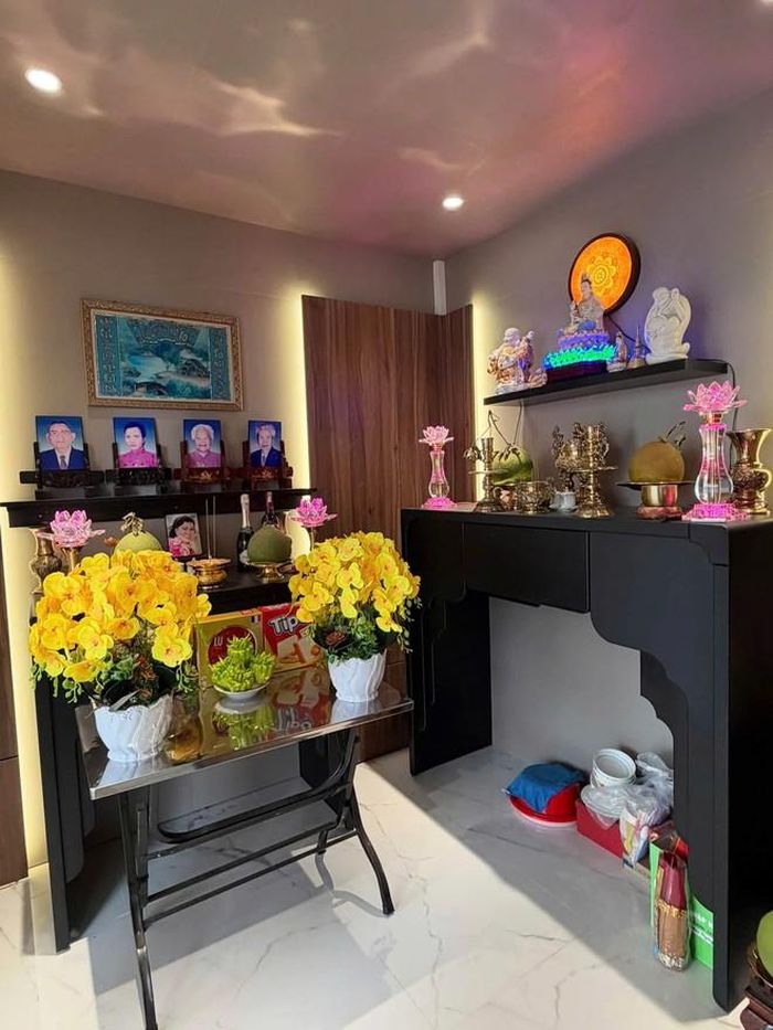 Nhạc sĩ Nguyễn Văn Chung sửa sang lại căn nhà cũ của ba mẹ, từng là nơi anh em anh lớn lên.