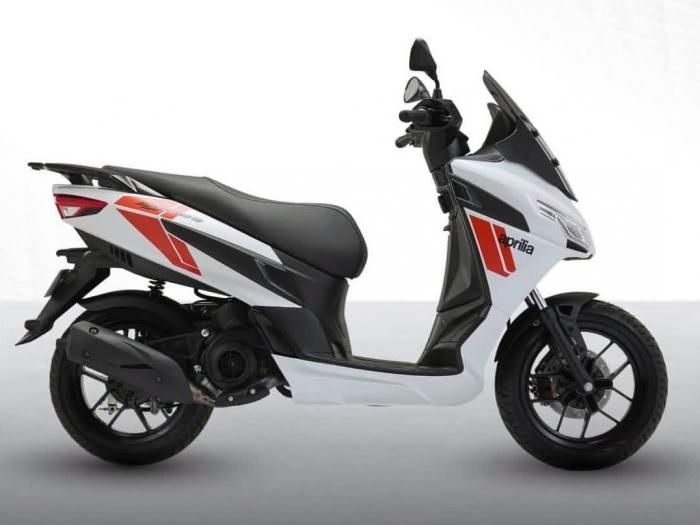 Điểm đáng chú ý trên SXR GT 125 là kích thước bánh xe