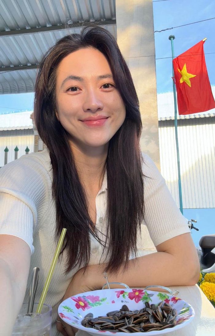 Dù chưa từng tham gia cuộc thi sắc đẹp nào, Phương Anh Đào từ lâu đã được đông đảo khán giả ưu ái trao cho danh xưng "nữ thần mặt mộc của màn ảnh Việt".