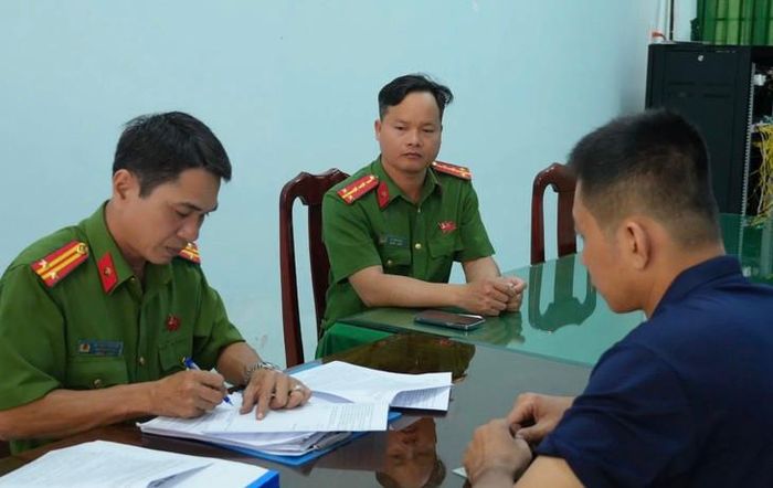 Nguyễn T. T. tại cơ quan công an. Ảnh: Công an tỉnh Đồng Tháp