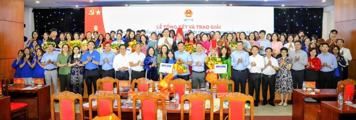 Các đại biểu tham dự lễ trao giải. Ảnh:CDS