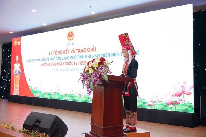 Theo chị Huệ, mỗi bé gái khi chào đời đều cần được đón nhận bằng tình yêu thương của gia đình và xã hội.