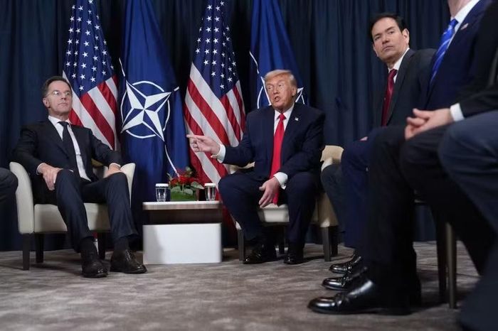 "Tại sao Mỹ lại phải phá hủy tiềm năng hạt nhân của Iran? Tại sao mọi người lại hướng về phía Washington một lần nữa khi nói đến lực lượng Houthi ở Biển Đỏ"?