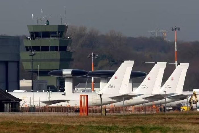 Tuy nhiên dựa trên lập luận của ông Rutte, việc châu Âu cần thêm tới 10 năm chuẩn bị cho một cuộc đối đầu quân sự với lực lượng Houthi bị xem là rất thiếu thực tế.