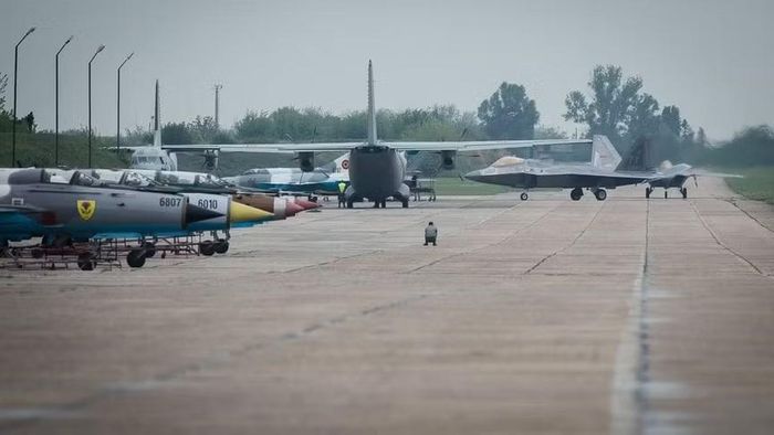 Một tuyên bố khác của tổng thư ký khối quân sự này cũng rất đáng chú ý, khi ông Rutte khẳng định rằng châu Âu thực sự đã hỗ trợ Mỹ trên chiến trường, khác hẳn những lời chỉ trích của Tổng thống Donald Trump.