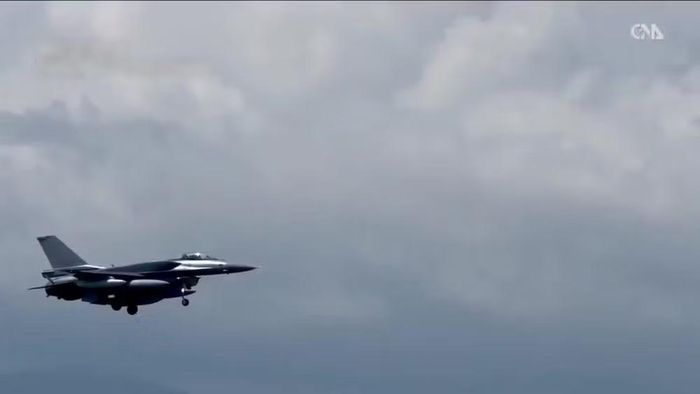 Đó cũng là điểm đáng chú ý của F-16V. Máy bay không chỉ là một khung thân mang vũ khí, mà là nền tảng có khả năng tích hợp nhiều loại khí tài.