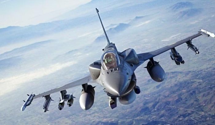 Sức mạnh của tiêm kích F-16V không chỉ nằm ở radar AESA hay hệ thống điện tử hàng không. Nền tảng này còn được phát triển để tích hợp nhiều loại vũ khí khác nhau, biến F-16 thành một trong những dòng tiêm kích đa nhiệm có hệ sinh thái vũ khí phong phú.