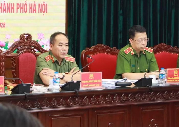 Trung tướng Nguyễn Thanh Tùng, Giám đốc CATP phát biểu tại hội nghị.