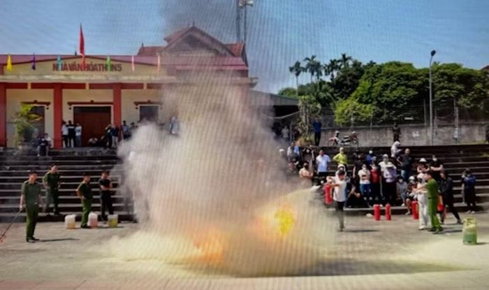 Thực hành kỹ năng dập lửa