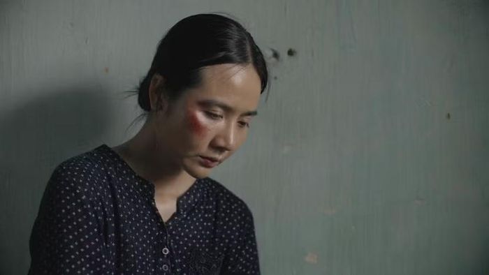 Tạo hình mộc mạc của Huyền Lizzie khi hóa thân vào nhân vật Hạnh trong phim