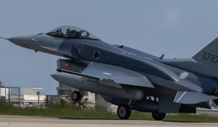 Đây là lý do F-16V của Đài Loan (TQ) được đặt trong một mạng lưới rộng hơn. Máy bay có liên kết dữ liệu Link 16, cho phép trao đổi thông tin chiến thuật với các nền tảng tương thích.