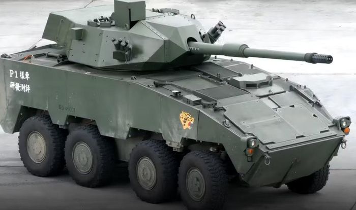 Đài Loan (TQ) lần đầu công bố hình ảnh xe chiến đấu bánh lốp 8x8 Clouded Leopard trang bị pháo 105 mm khai hỏa trong một cuộc diễn tập bắn đạn thật tại Đài Nam.