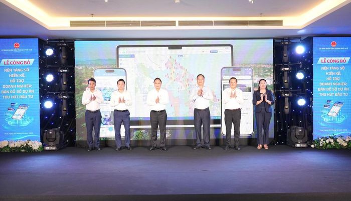 Thành phố Huế công bố ba nền tảng số phục vụ người dân, doanh nghiệp và nhà đầu tư. Ảnh: N.H.