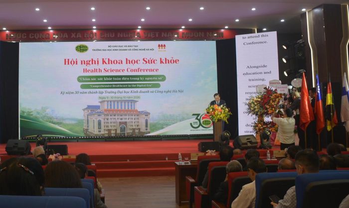 Toàn cảnh hội nghị.