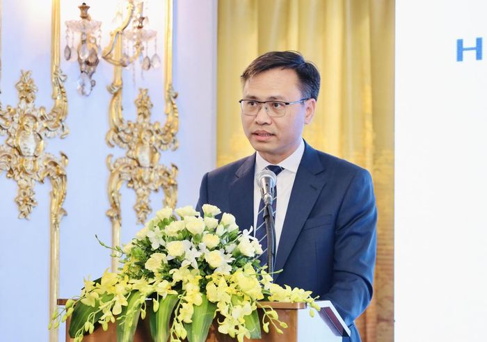 Ông Trần Thanh Đạm, Cục trưởng Cục Giáo dục nghề nghiệp và Giáo dục thường xuyên, Bộ Giáo dục và Đào tạo phát biểu tại Hội thảo. Ảnh: BTC.