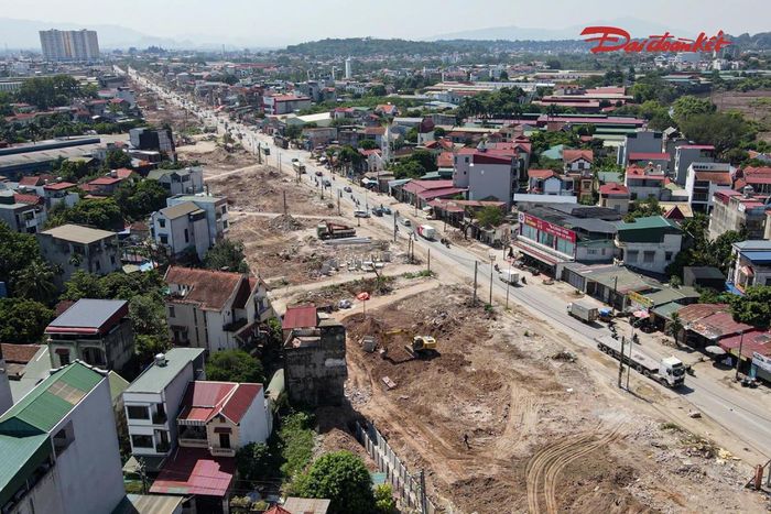 Các đơn vị thi công đang tăng tốc triển khai các hạng mục, phấn đấu hoàn thành dự án trong quý I/2027.