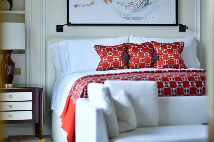  Sản phẩm của hãng đồ vải từng tuyển người thử giường khách sạn. Ảnh: Tielle Loves Luxury. 