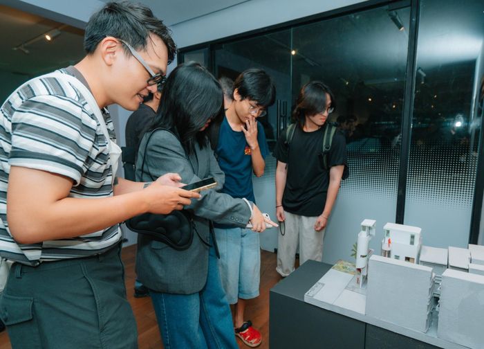  Điều này phản ánh hướng đi mới tại VFCD 2026: Thành phố không chỉ là phông nền và công chúng không chỉ là người xem. Các studio trở thành điểm gặp gỡ, khu dân cư trở thành nguồn tri thức, đời sống thường nhật trở thành chất liệu sáng tạo và sự tham gia của khán giả và cư dân trở thành phần thiết yếu của các thành quả sáng tạo.