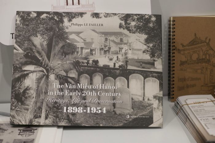  Văn Miếu Hà Nội đầu thế kỷ 20 là tập khảo cứu đã được dịch sang nhiều thứ tiếng. Cuốn sách cũng xuất hiện tại Hội sách Frankfurt 2026. 