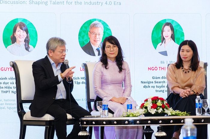  TS Lê Quốc Vinh, TS Nguyễn Thị Thu Anh và bà Ngô Thị Ngọc Lan chia sẻ cái nhìn về chất lượng nhân lực trẻ. Ảnh: BUV. 