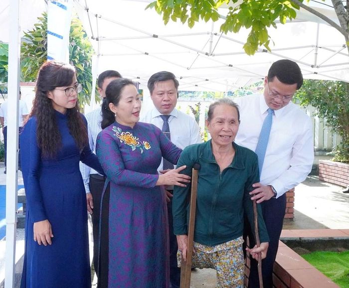 Lãnh đạo tỉnh thăm hỏi, chia sẻ với thân nhân các gia đình có người bị sát hại trong Vụ thảm sát Diên Niên – Phước Bình