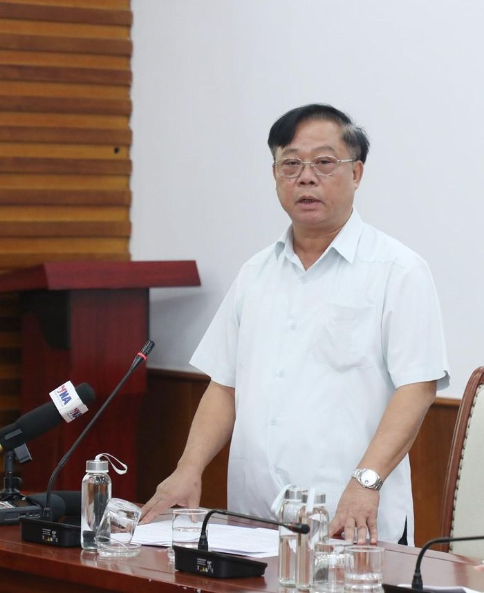 Phó Cục trưởng Cục Du lịch Quốc gia Việt Nam Phạm Văn Thủy trả lời tại họp báo
