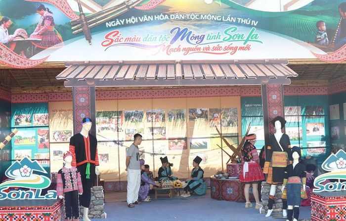 Không gian trưng bày của tỉnh Sơn La