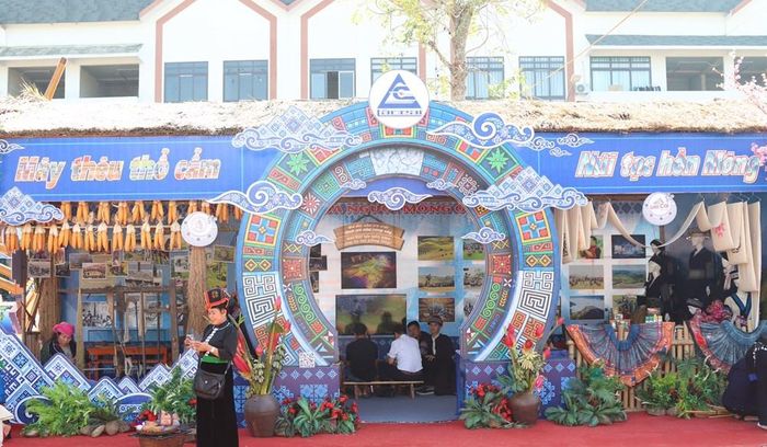 Không gian trưng bày của tỉnh Lào Cai