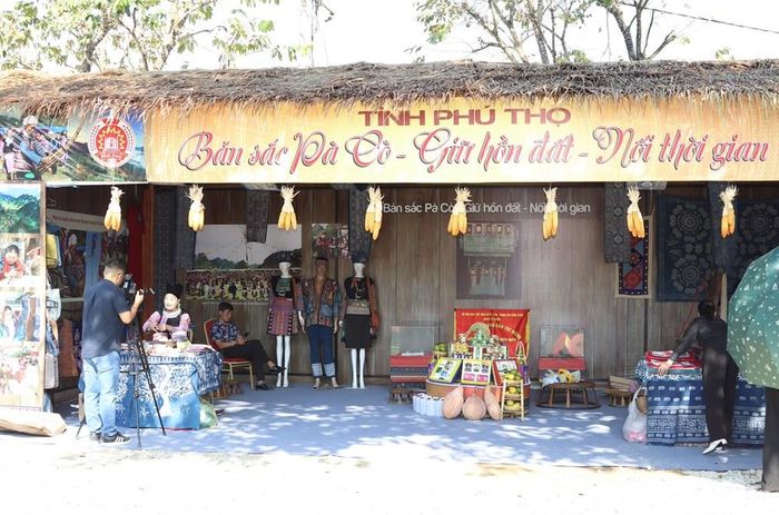 Không gian trưng bày của tỉnh Phú Thọ