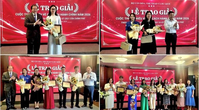 Thứ trưởng Bộ VHTTDL Tạ Quang Đông và các thành viên Ban Tổ chức trao giải Nhất, Nhì, Ba cho các cá nhân, tập thể đoạt giải