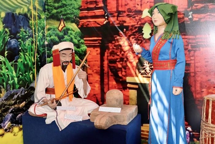 Y phục và tín ngưỡng của dân tộc Chăm