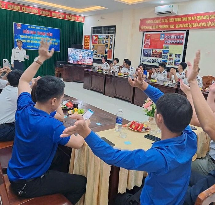 Diễn đàn thanh niên với chuyển đổi số tại Hải đội 23