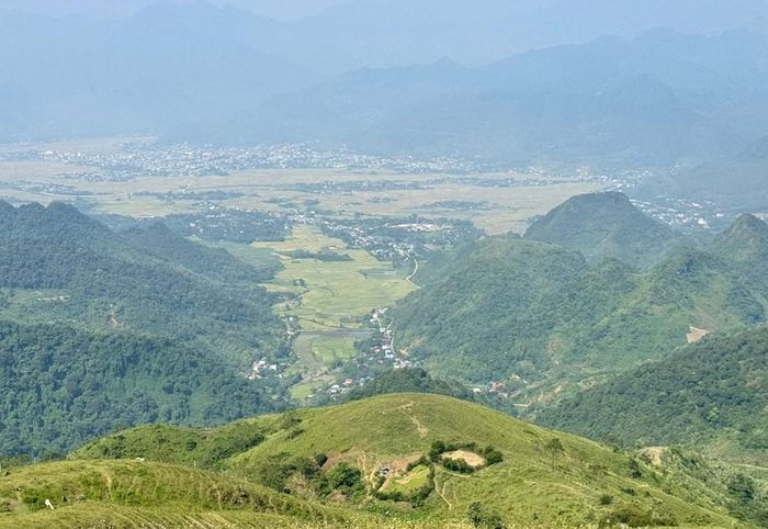 Với cảnh quan thiên nhiên đa dạng và bản sắc văn hóa phong phú, xã Mường Cơi có nhiều lợi thế để xây dựng các sản phẩm du lịch sinh thái, cộng đồng và trải nghiệm