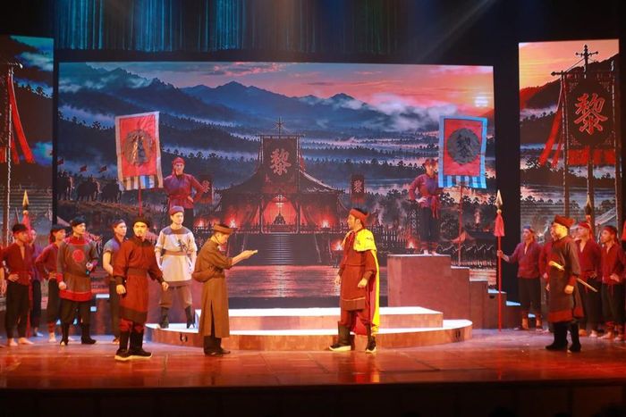 Vở diễn "Huyền tích Hồ Gươm"kết hợp nghệ thuật biểu diễn trực tiếp với công nghệ AI