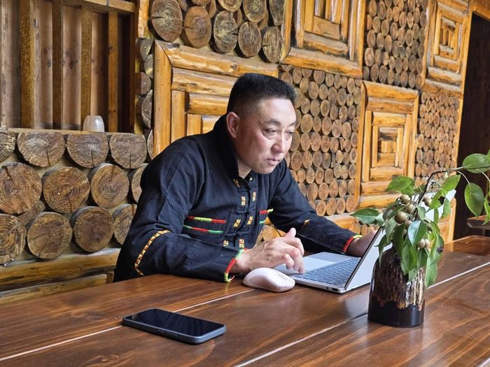 Ông Sình Dỉ Gai, Trưởng thôn Lô Lô Chải