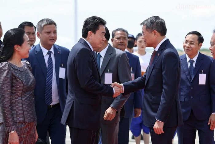 Lễ đón Thủ tướng Lê Minh Hưng tại sân bay - Ảnh: chinhphu.vn/Nhật Bắc