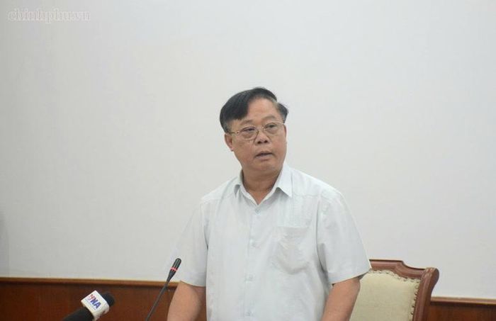 Phó Cục trưởng Cục Du lịch Quốc gia Việt Nam Phạm Văn Thủy thông tin tại buổi họp báo.