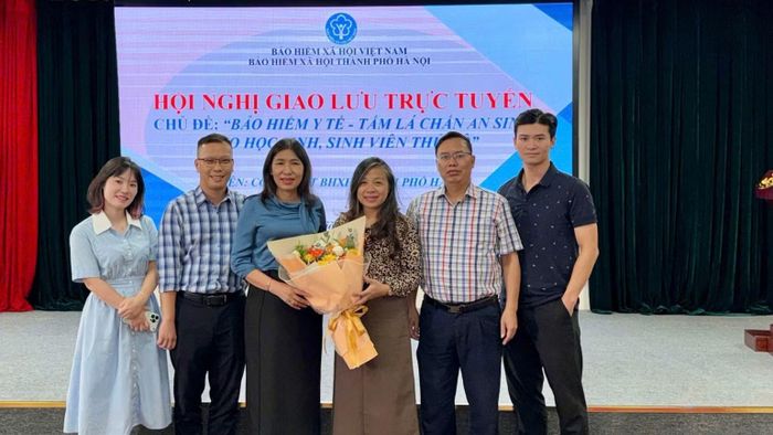  Các đại biểu dự giao lưu trực tuyến “Bảo hiểm y tế - tấm lá chắn an sinh cho học sinh, sinh viên Thủ đô”. (Ảnh: HSS) 