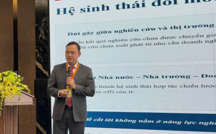 Phó Cục trưởng Cục Khoa học, Công nghệ và Thông tin, Bộ Giáo dục và Đào tạo Trần Nam Tú. (Ảnh: QUỲNH NGUYỄN)