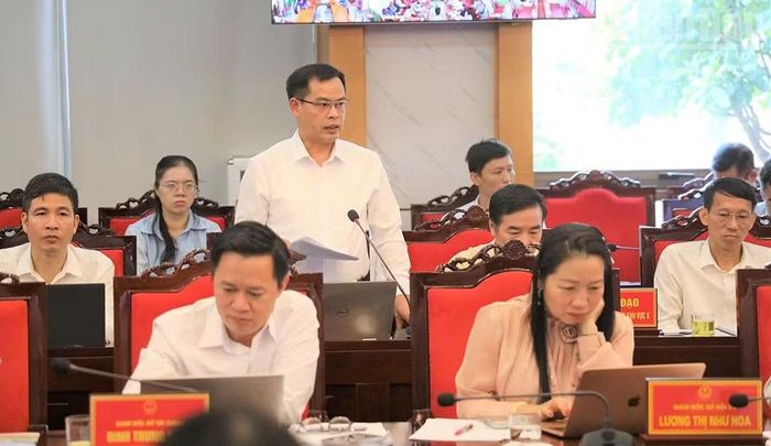 Tại cuộc họp bàn giải pháp thực hiện kịch bản tăng trưởng quý IV năm 2026, lãnh đạo các sở, ngành của Sơn La được yêu cầu phát biểu và đưa ra các giải pháp cụ thể. (Ảnh: QUỐC TUẤN)